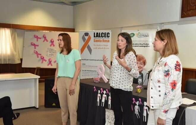 Encuentro de sensibilización por el cáncer de mama en la UNLPam