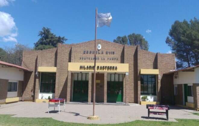 Continúan las obras en la Escuela 113 de Guatraché