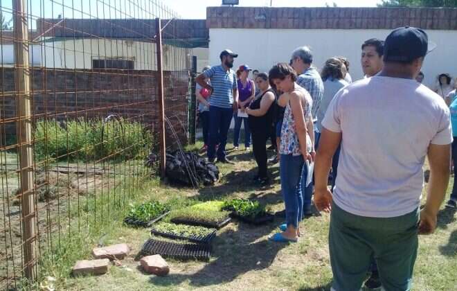 Se realizó taller sobre huerta familiar agroecológica en Castex