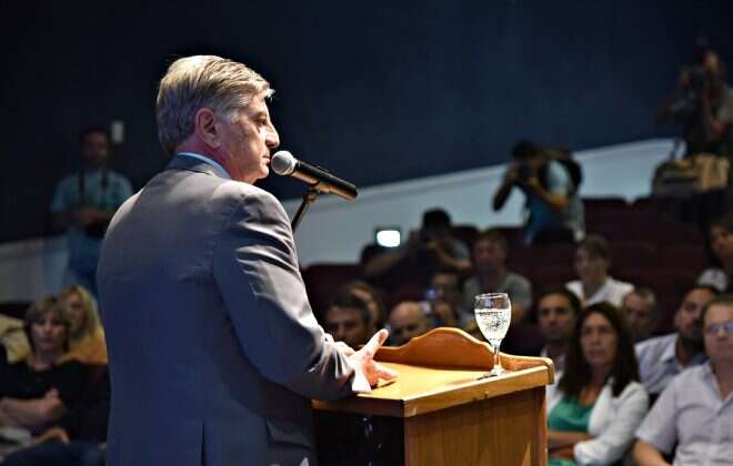 Ziliotto anunció que destinará 71 millones de la deuda cobrada a Nación para los municipios