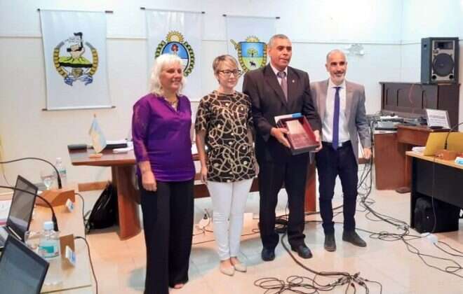 Reconocimiento al desempeño de un policía en General Pico