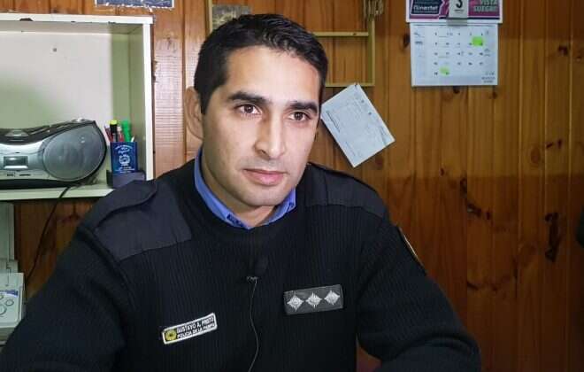 Oficial de policía salvó la vida de una niña practicando RCP