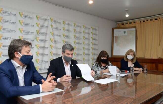 La UNLPam firmó convenio de colaboración con el Ministerio de Desarrollo Social
