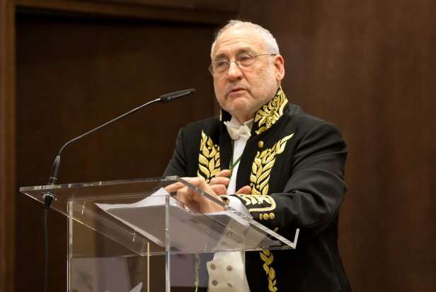 Stiglitz y otras figuras destacadas de la economía mundial proponen una reforma fiscal global para afrontar la crisis