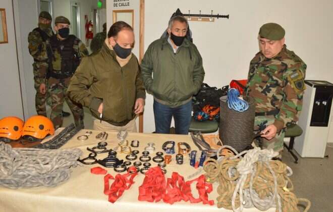 Funcionarios del Ministerio de Seguridad visitaron el Grupo Especial Policial de la UR I