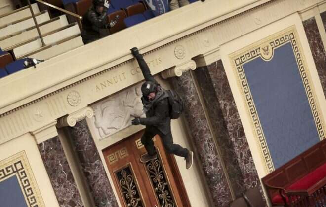 Manifestantes proTrump rompieron el cerco de seguridad y entraron al Congreso
