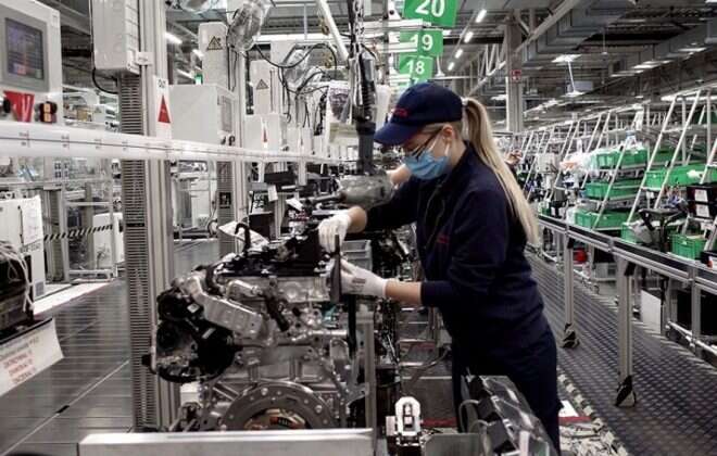 Prorrogan la prohibición de despedir empleados y el pago de la doble indemnización