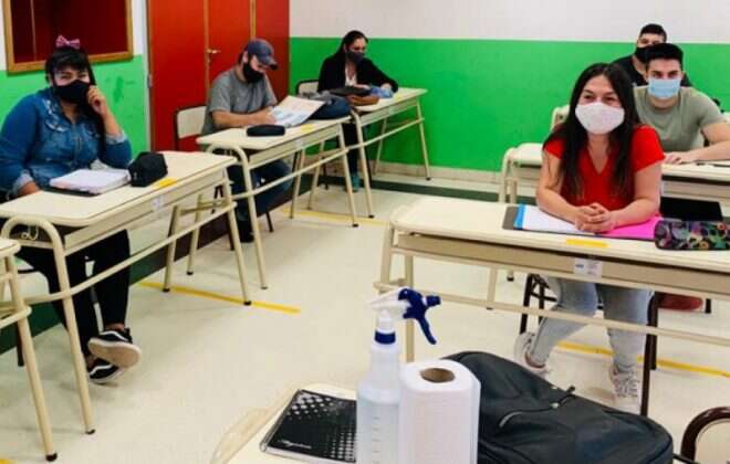 “Seguiremos trabajando para que más jóvenes y adultos finalicen sus estudios”