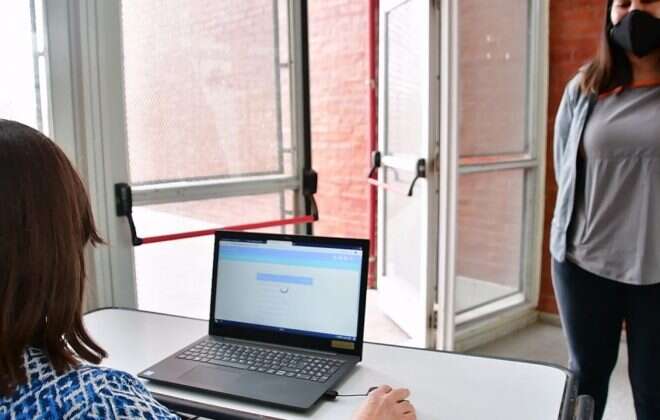 Gobierno aporta más de 10 millones de pesos para optimizar la conectividad en las escuelas