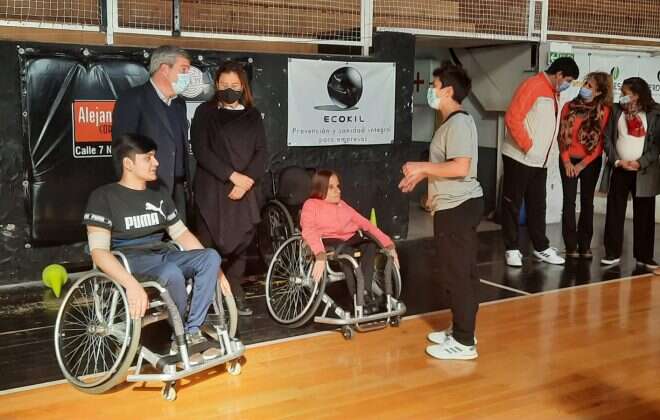 Gobierno entregó sillas de ruedas para el básquet adaptado