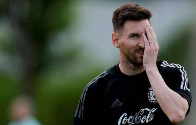 Argentina, sin Messi que será suplente, busca dar otro paso rumbo a Qatar ante Uruguay