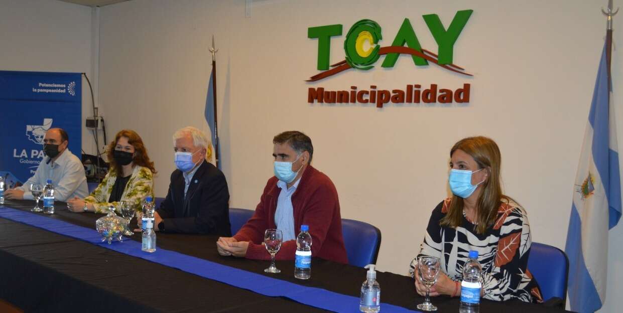 Entrega de créditos y articulación de acciones para emprendedores