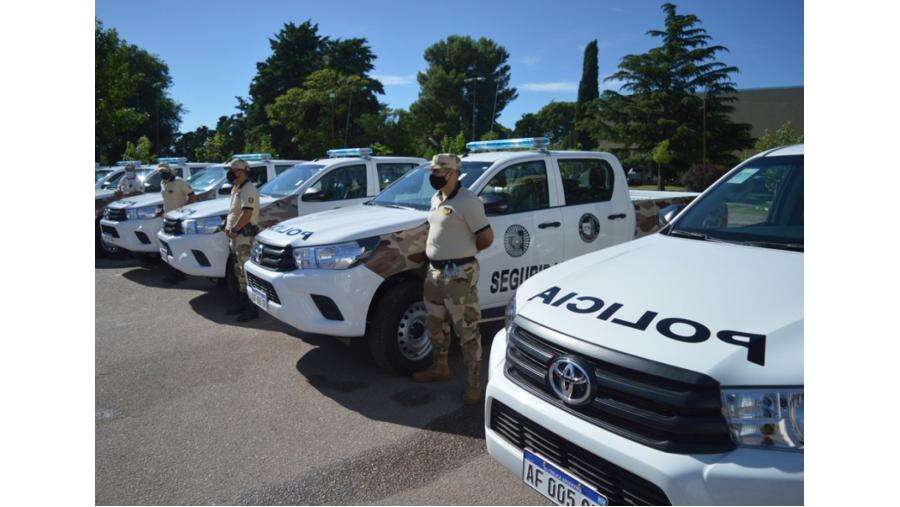 Inversión de $208 millones en camionetas policiales