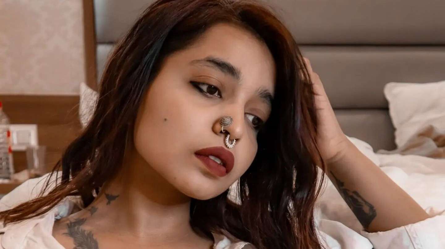 Una influencer apuesta a la “sologamia” y se casará con ella misma: “No necesito a un príncipe azul”