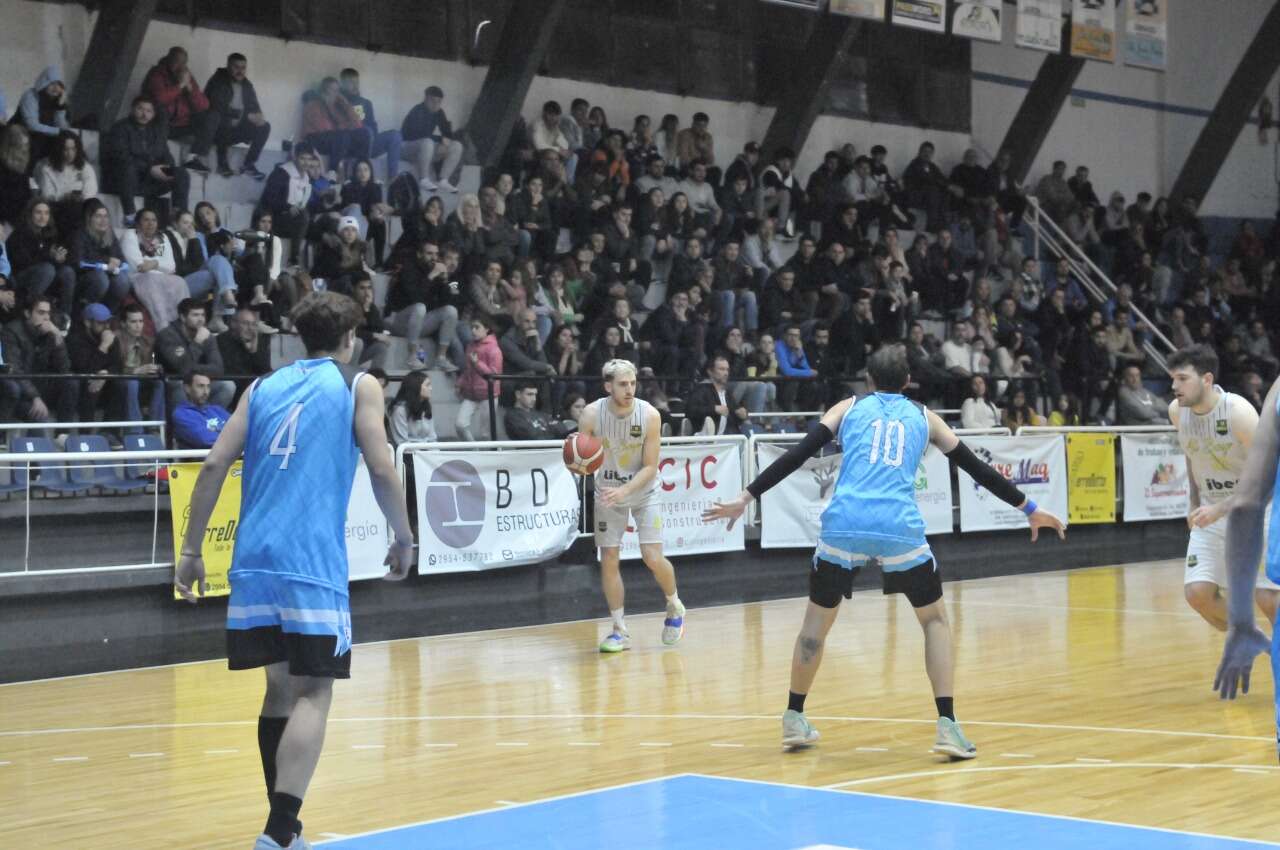 All Boys se impuso en el clásico ante Estudiantes, y manda en el Pre Federal de básquet
