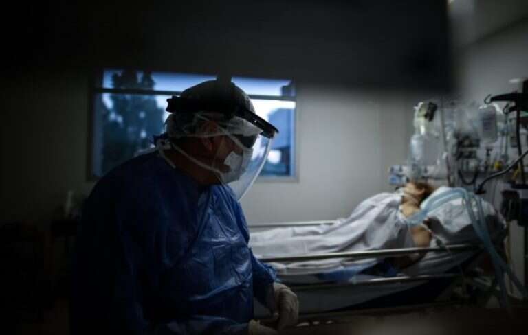 Reportaron 2.239 contagios de coronavirus en el país, un 23,7% menos que la semana pasada