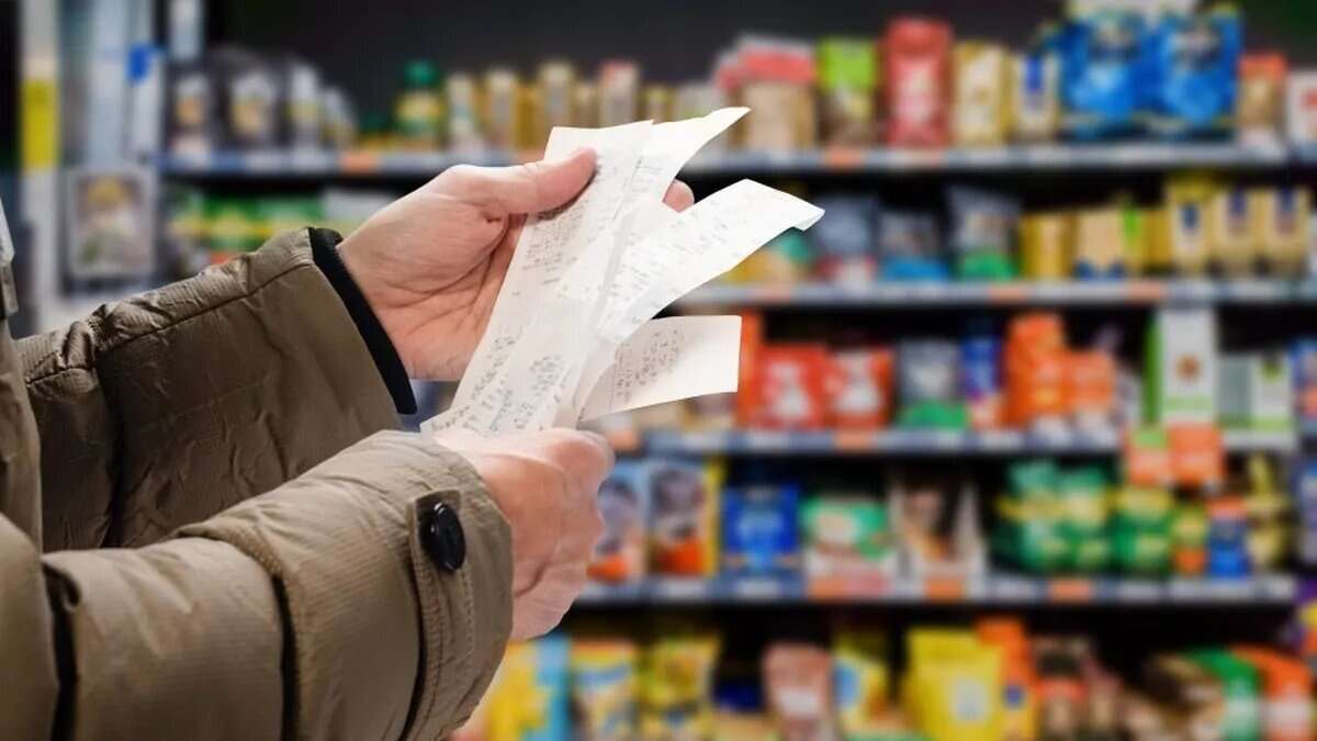 “Deudas en las familias”, economista propone recortar en alimentos