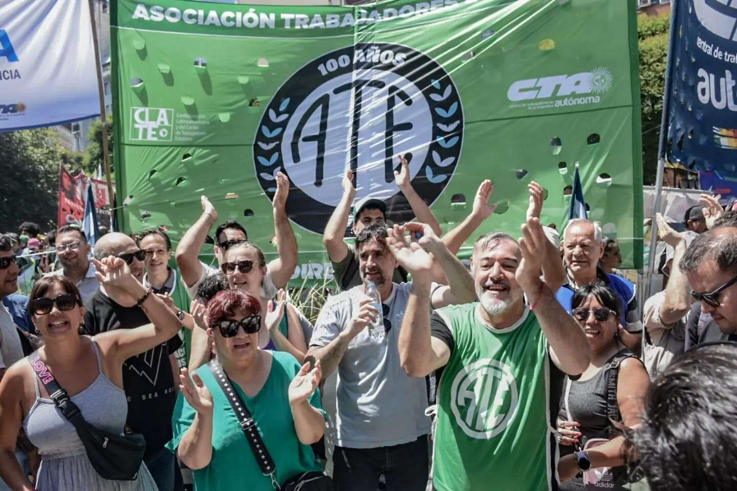 ATE anunció un paro de 48 horas en puertos, aeropuertos y aduanas por amenazas de despido