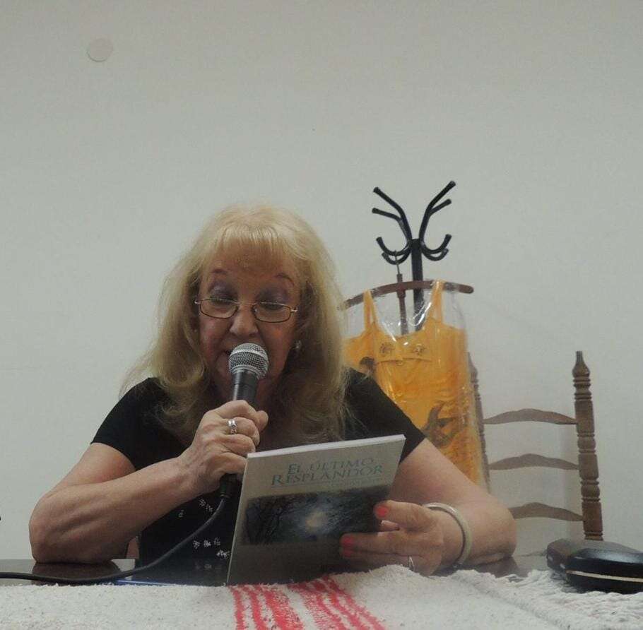 La APE convoca a “Mujeres que escriben, leen y cantan”Â