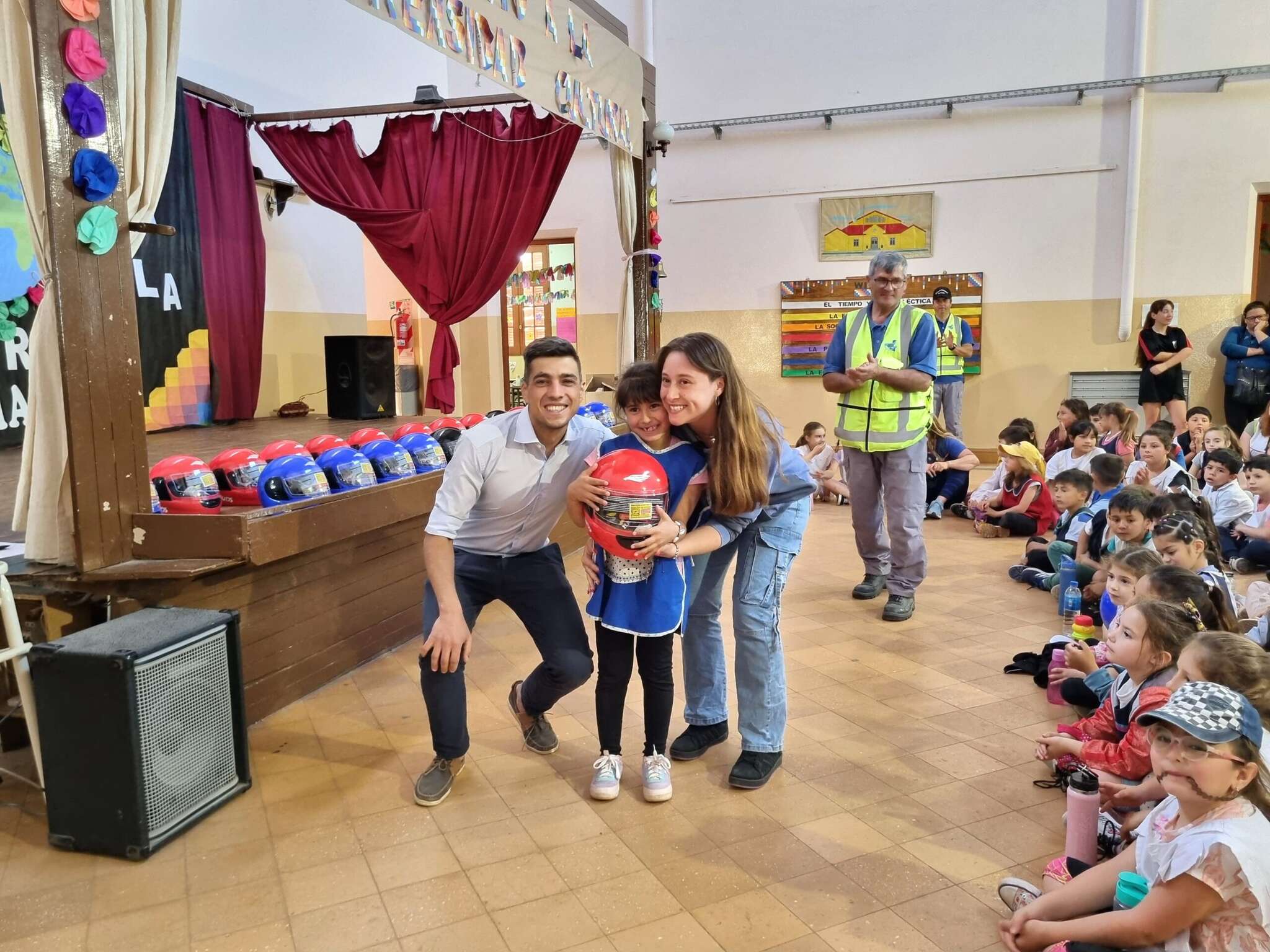 Lonquimay: Entregaron cascos a niños y niñas