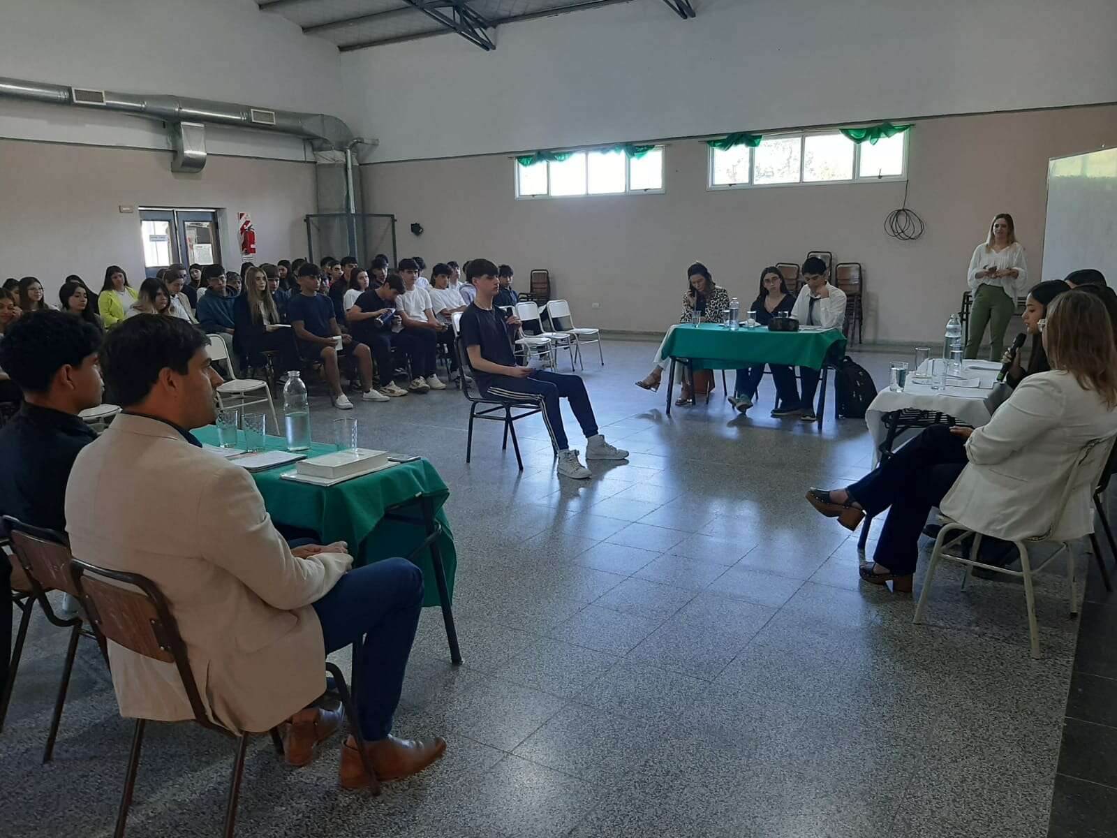Anguil: 70 estudiantes participaron de un simulacro de juicio