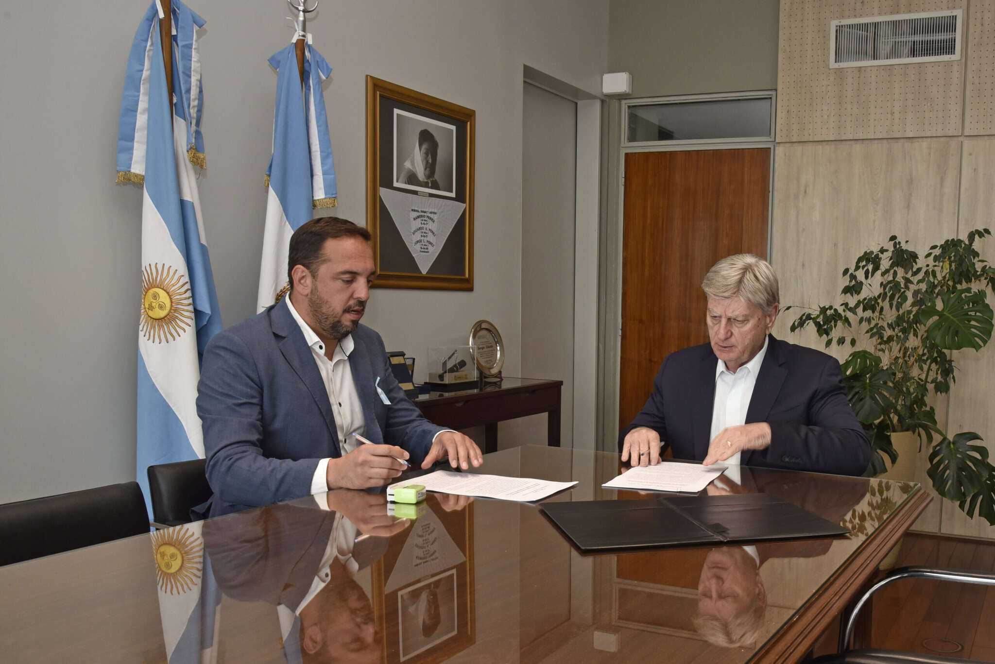 Di Napoli y Ziliotto acordaron garantizar el transporte escolar gratuito hasta 2027