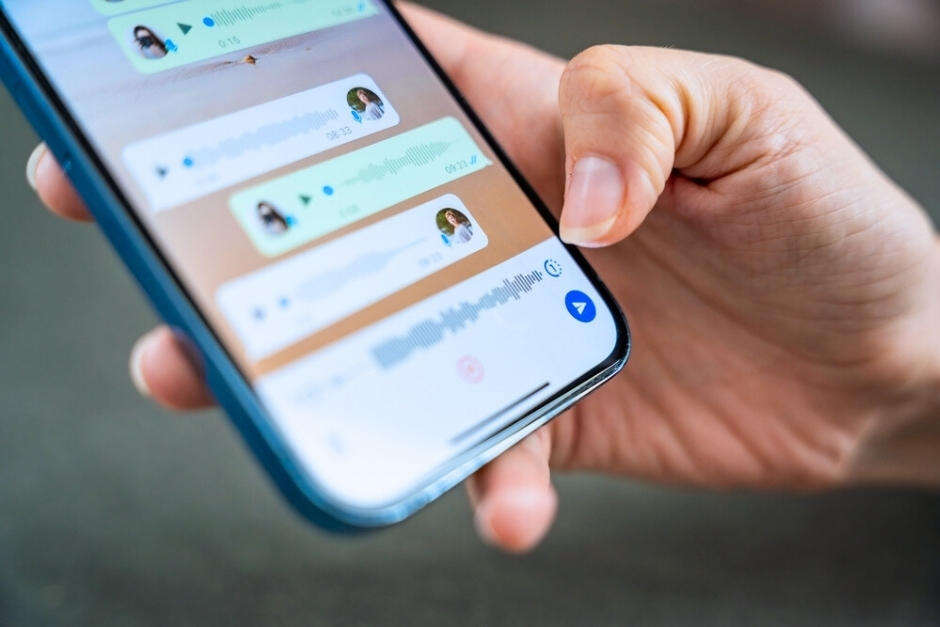 Alertan sobre nuevas estafas: Simulan la voz de familiares con inteligencia artificial