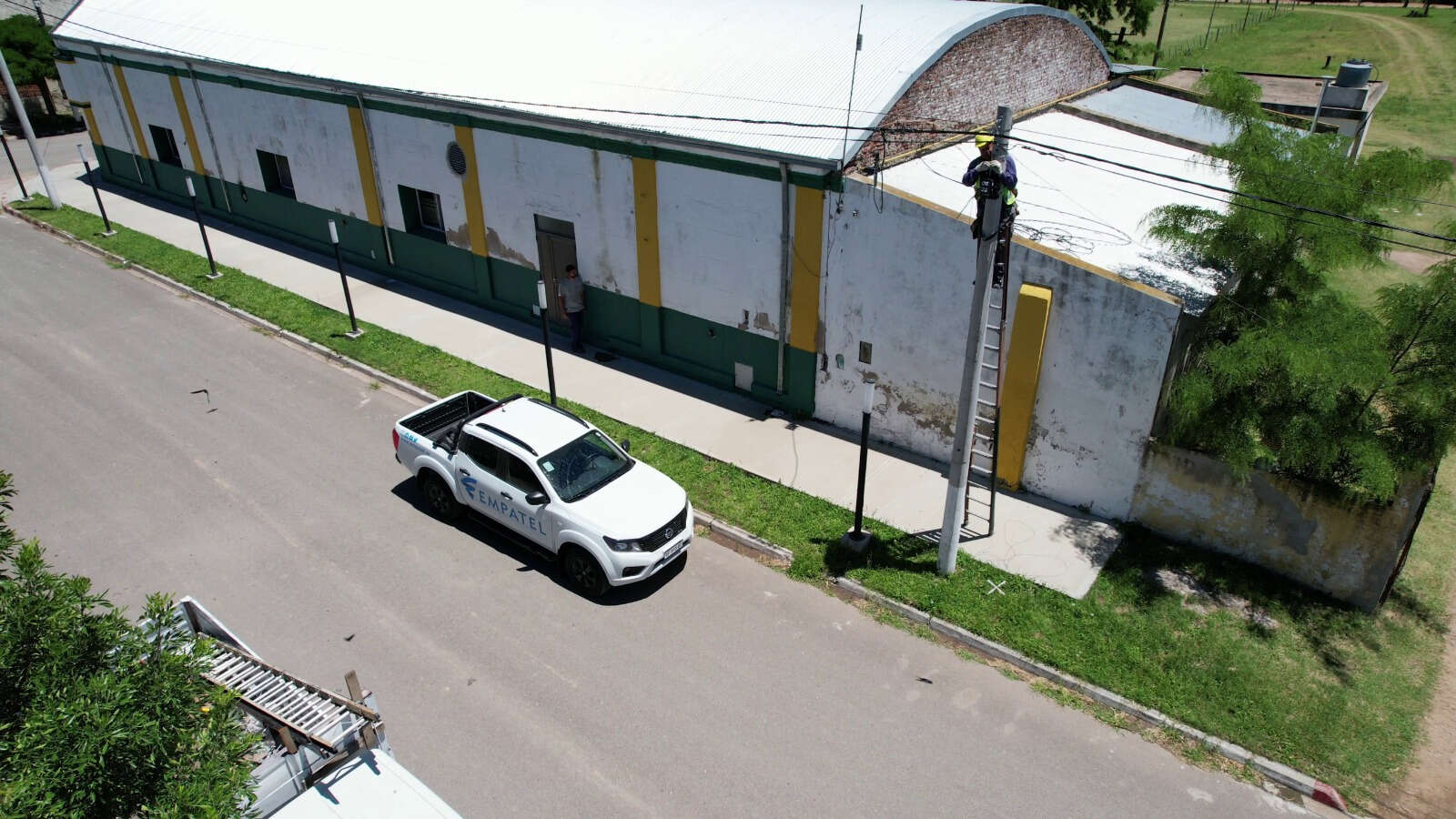 Los hogares de Falucho a punto de estar conectados con fibra óptica