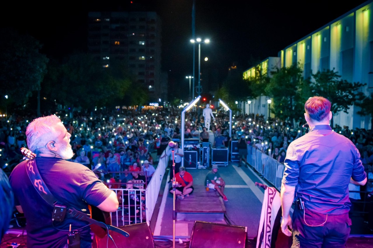 Miles de santarroseños disfrutaron otro domingo de “Música en la Plaza”