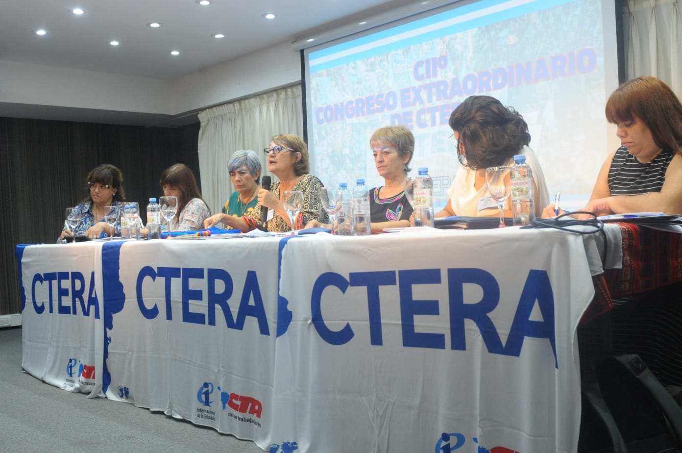 Gremios y organizaciones sociales rechazaron la “judicialización de la enseñanza”