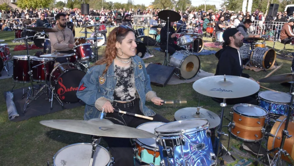 Santa Rosa: un encuentro inédito de bateristas reúne a más de 40 músicos en la Laguna Don Tomás