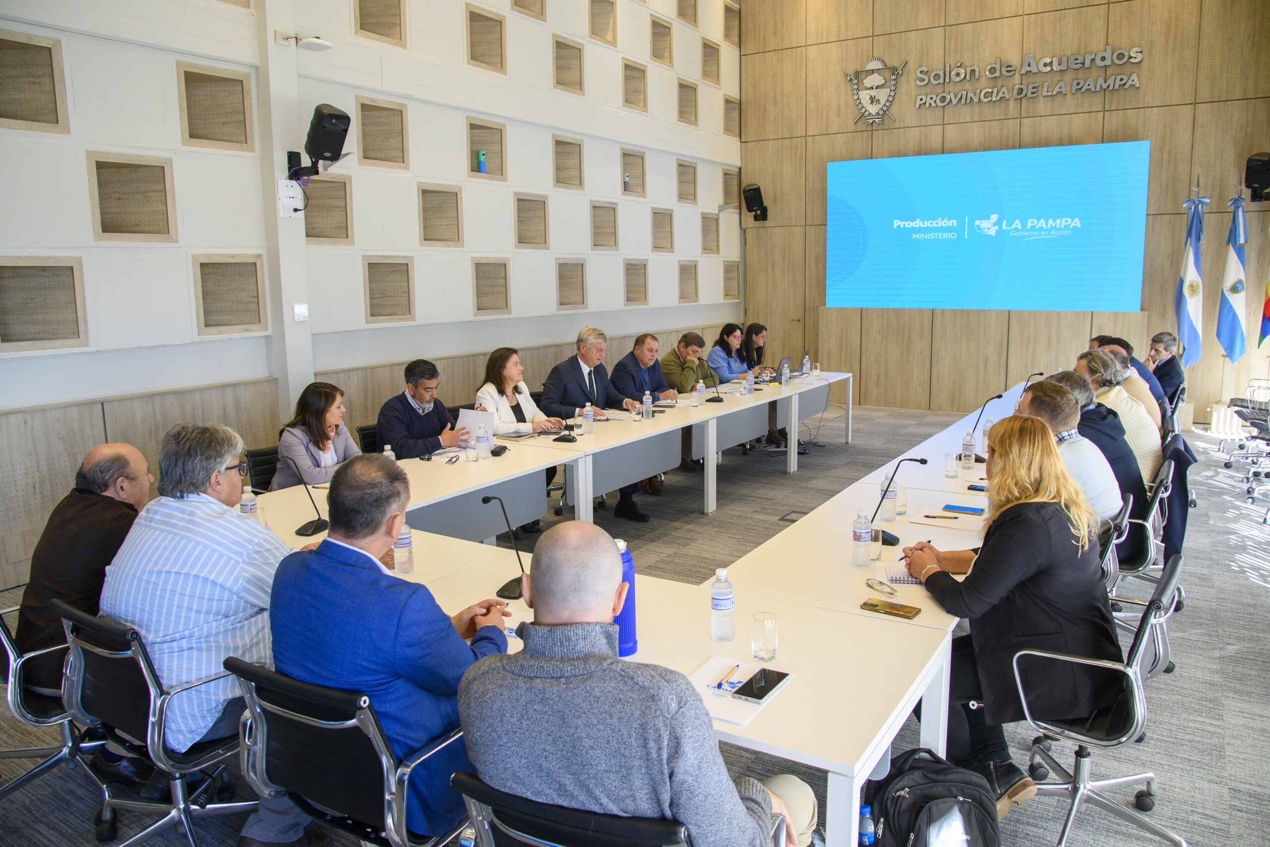 Barrera Sanitaria: Gobierno, Productores y Frigoríficos acuerdan posición conjunta para llevar al Gobierno Nacional