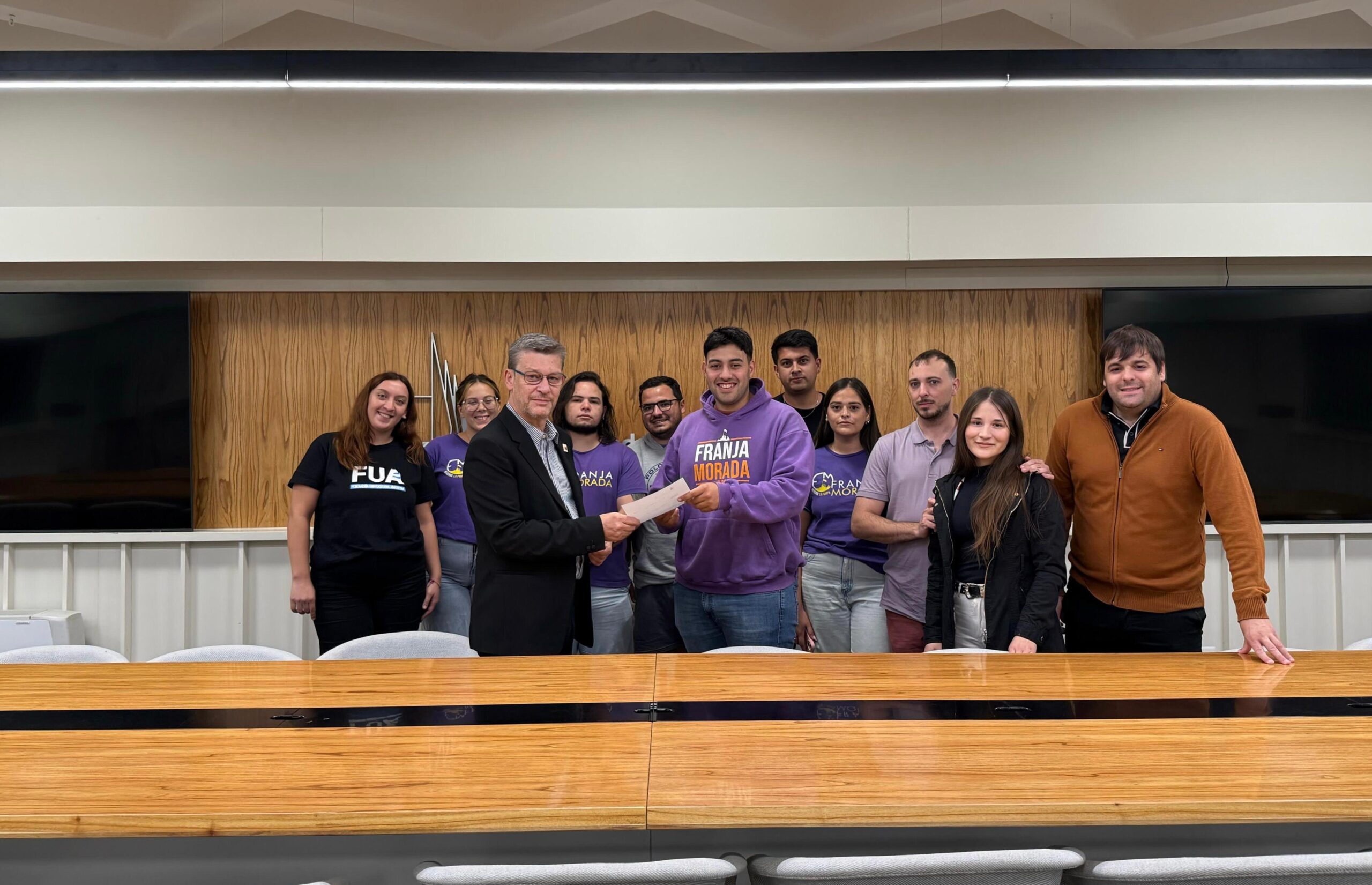 Franja Morada pide por una tarifa diferenciada de la luz para estudiantes universitarios