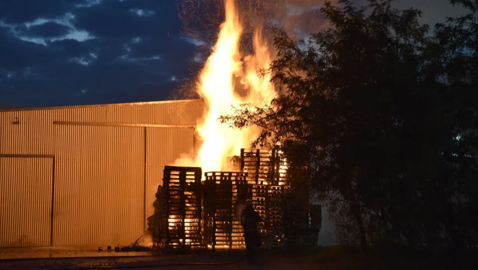 Voraz incendio en el norte de Santa Rosa: investigan a un menor