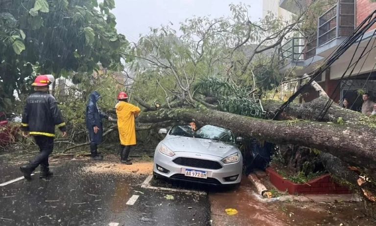 Misiones: temporal dejó dos personas heridas y graves destrozos en varias localidades