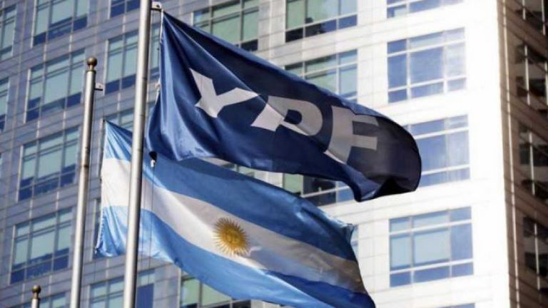 Argentina le pidió a la jueza Preska reconsiderar su pedido de entregar los mails de Luis Caputo y Massa por la causa YPF