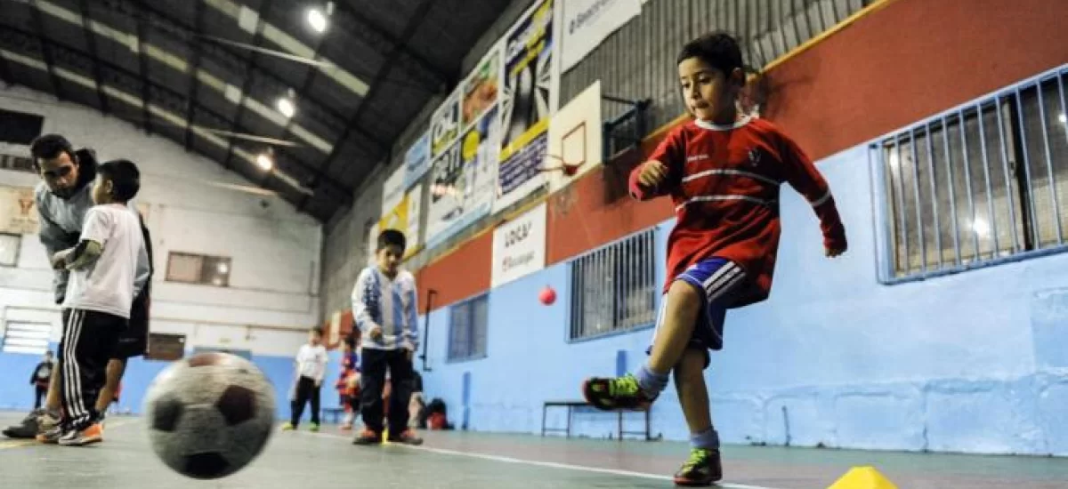 Clubes de barrio deberán revalidar su inscripción para seguir accediendo a subsidios en luz y gas