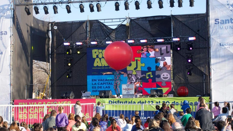 Comenzó el Festival “Pichi Anai” con circo, música y juegos en Santa Rosa