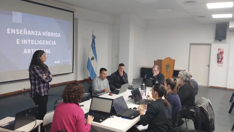 Capacitan a docentes y equipos del Instituto Superior Policial en La Pampa