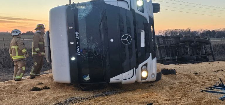 Córdoba: murió un camionero tras un choque entre dos vehículos de carga en la Ruta Nacional N° 35