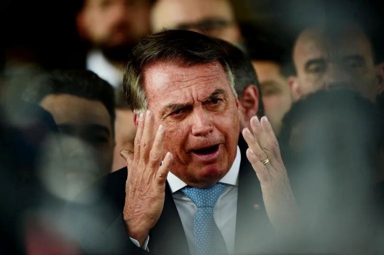 Brasil: la Corte Suprema ordenó la prisión domiciliaria para Bolsonaro por violar restricciones judiciales