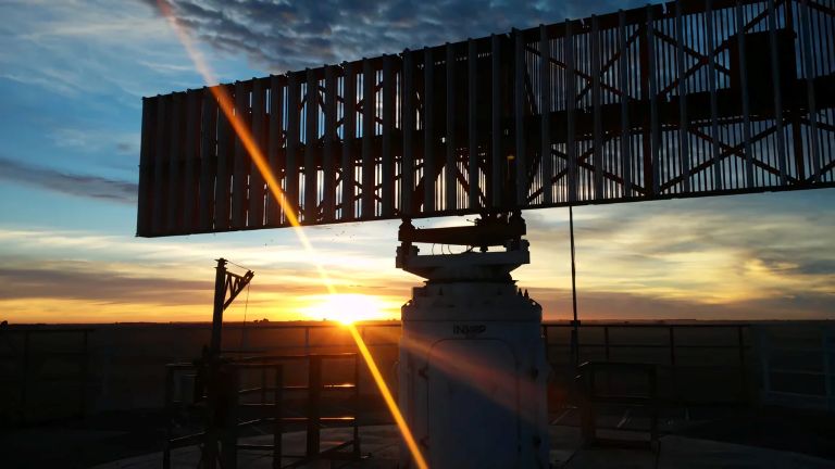 Renuevan el radar de Santa Rosa para reforzar el control de tránsito aéreo