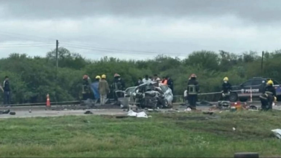 Santiago del Estero: choque frontal en la Ruta 9 dejó al menos cinco personas fallecidas