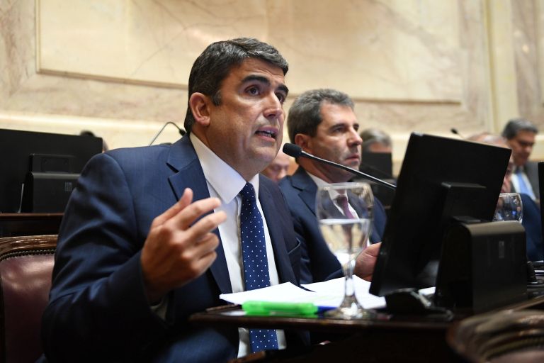 “No se pueden votar recortes y ajustes que perjudiquen a los argentinos”, dijo el senador Bensusán adelantando que no votará el Presupuesto 2026