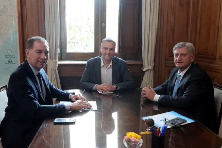 Sergio Ziliotto visita Casa Rosada y se reúne con Diego Santilli y Manuel Adorni