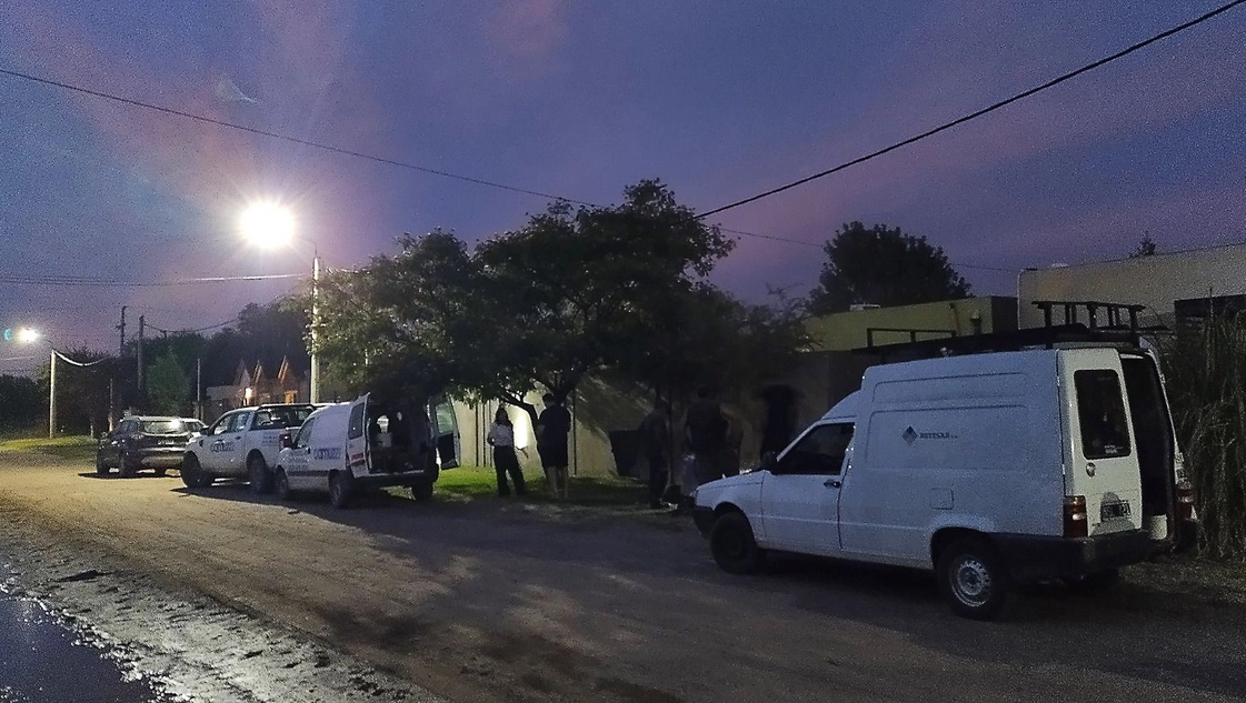 Santa Rosa: empleados de Clarín rompieron un caño de gas en el barrio Los Hornos