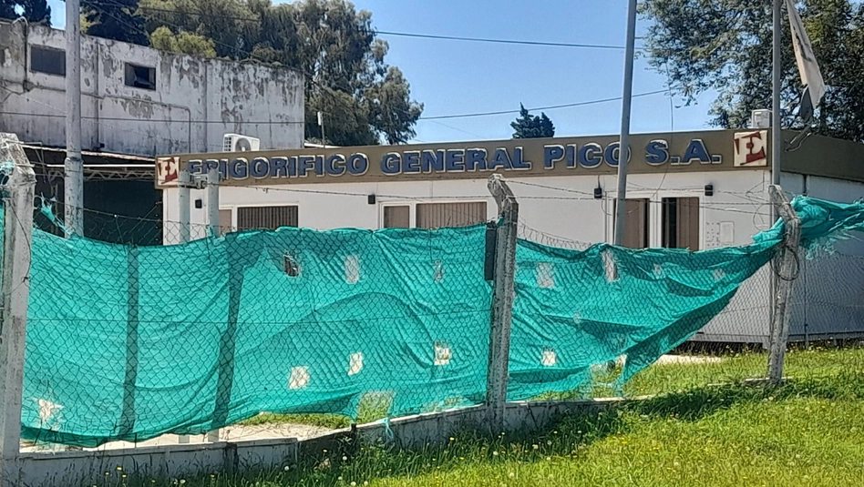 Trenel: dueños del Frigorífico General Pico culpan al modelo Milei y confirman que buscan vender la planta