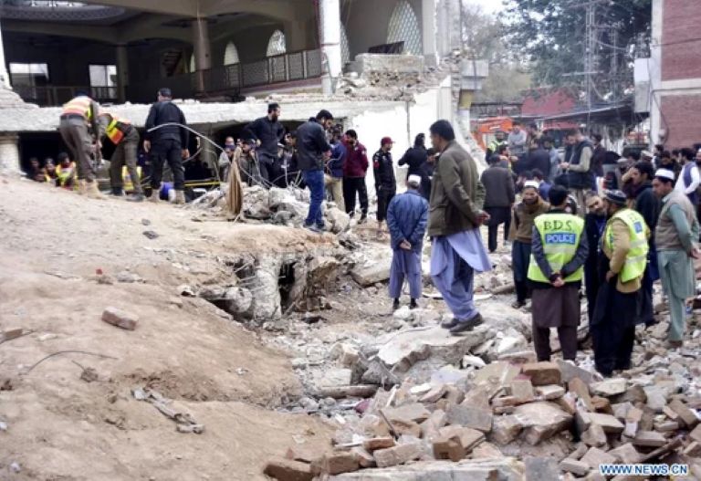 Pakistán: trágica explosión en una mezquita provoca 31 muertos