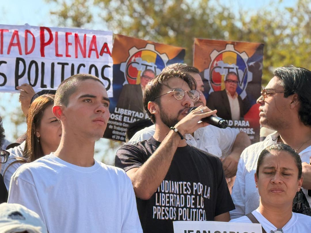 Venezuela liberará 379 presos políticos y crece la expectativa por los argentinos detenidos