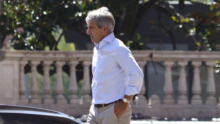 Los gobernadores se impusieron y Toto Caputo sacó Ganancias de la reforma laboral